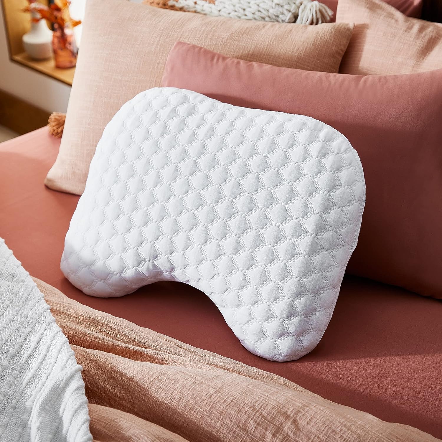 Sleep Innovations Versacurve Curved Memory Foam Pillow. Standard Size. Therapeutic for Neck and Shoulder. Side. Stomach. and Back Sleepers. Medium Support
