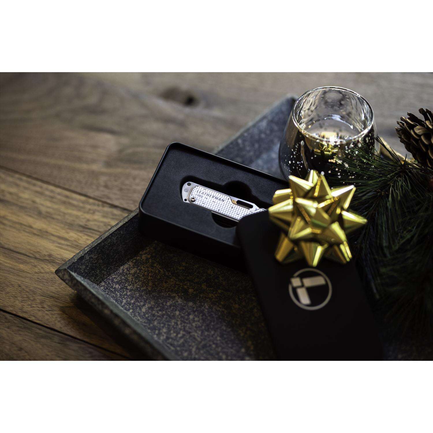 Leatherman Free T4 Multi-Tool 1 pc