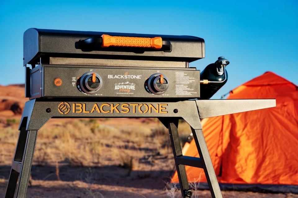 Blackstone Adventure Ready 22″ Griddle with Stand and Adapter Hose