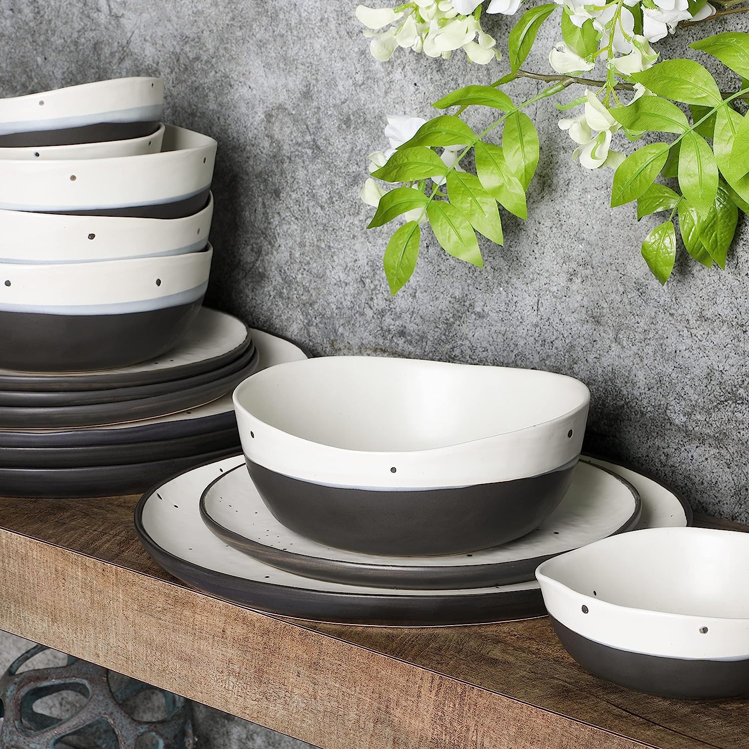 Gibson Elite Rhinebeck Double Bowl Dinnerware Set. Service for 4 (16pcs). White and Black