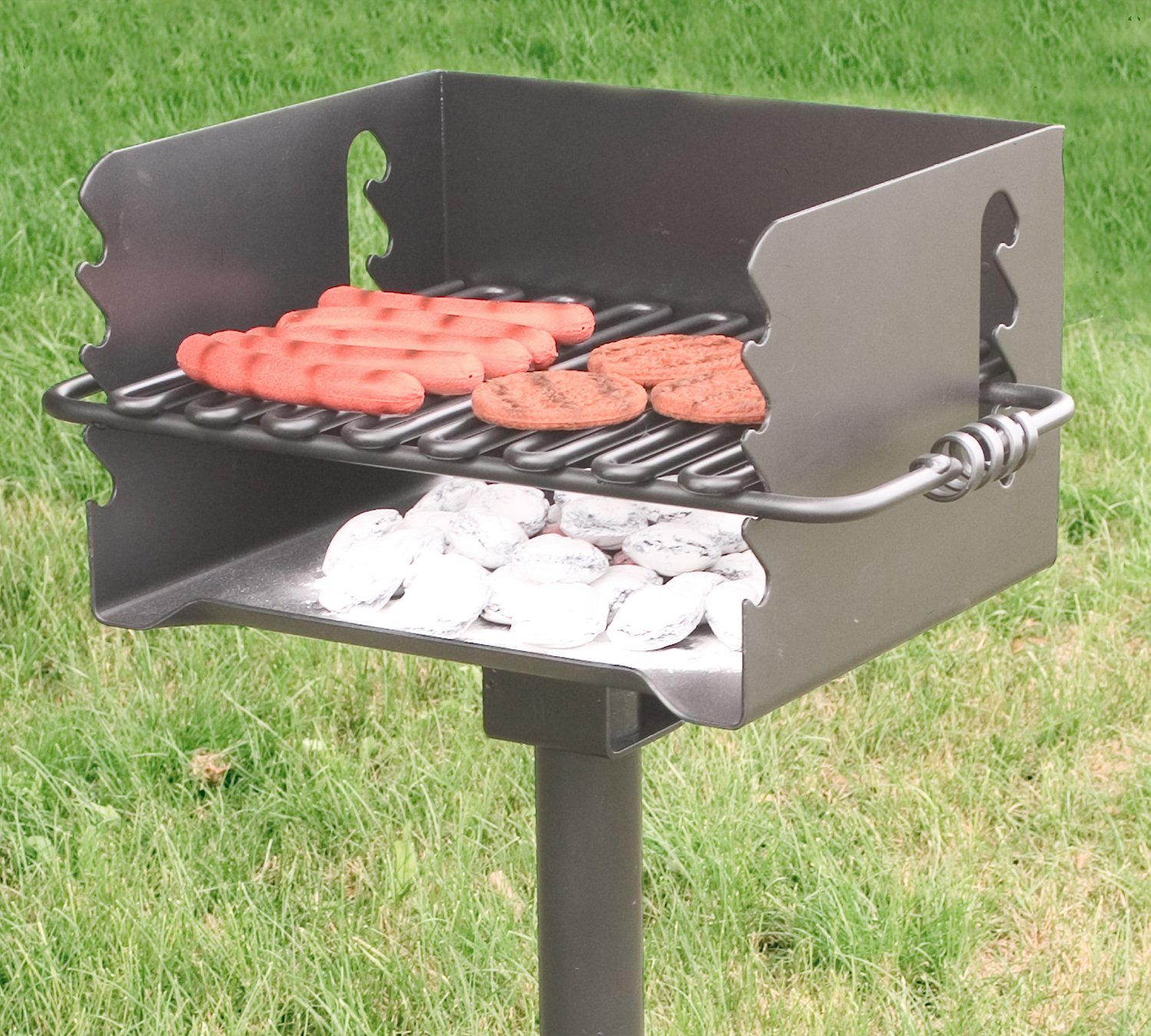 Pilot Rock CBP 135 Park Style Outdoor BBQ Charcoal Grill & Post Black