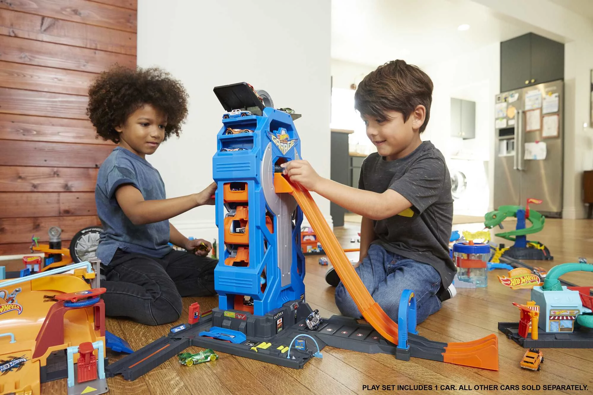 Hot Wheels Mega Garage Car Vehicle Playset. Stores More Than 35 Vehicles