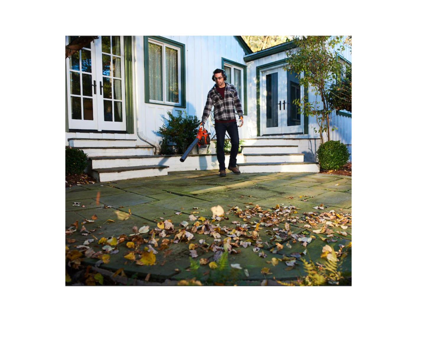 Husqvarna 125B 28-cc 2-Cycle 170-MPH 470-CFM Handheld Gas Leaf Blower (952711925)