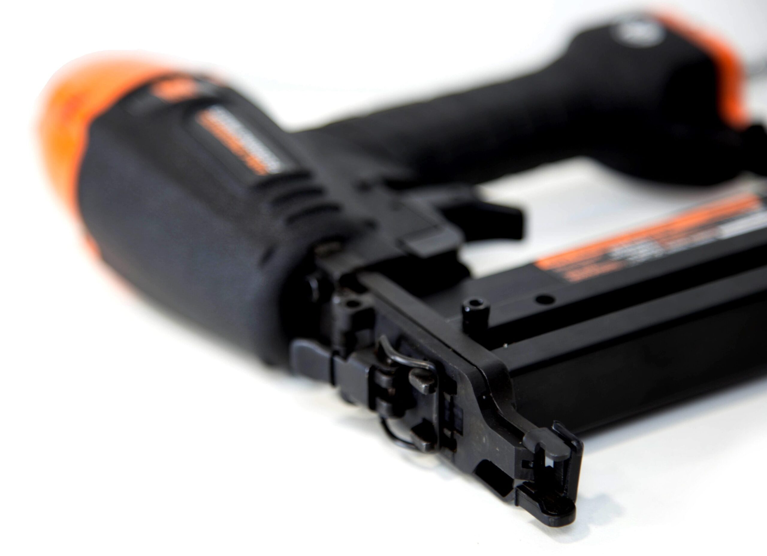 WEN 2-in 18-Gauge Pneumatic Flooring Nailer