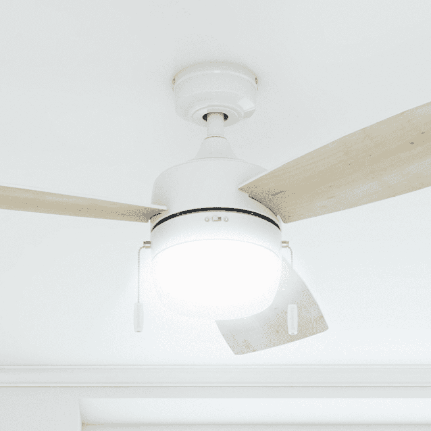 Honeywell Barcadero 44″ White Modern Ceiling Fan with 3 Blades. LED Light Kit. Pull Chains & Reverse Airflow