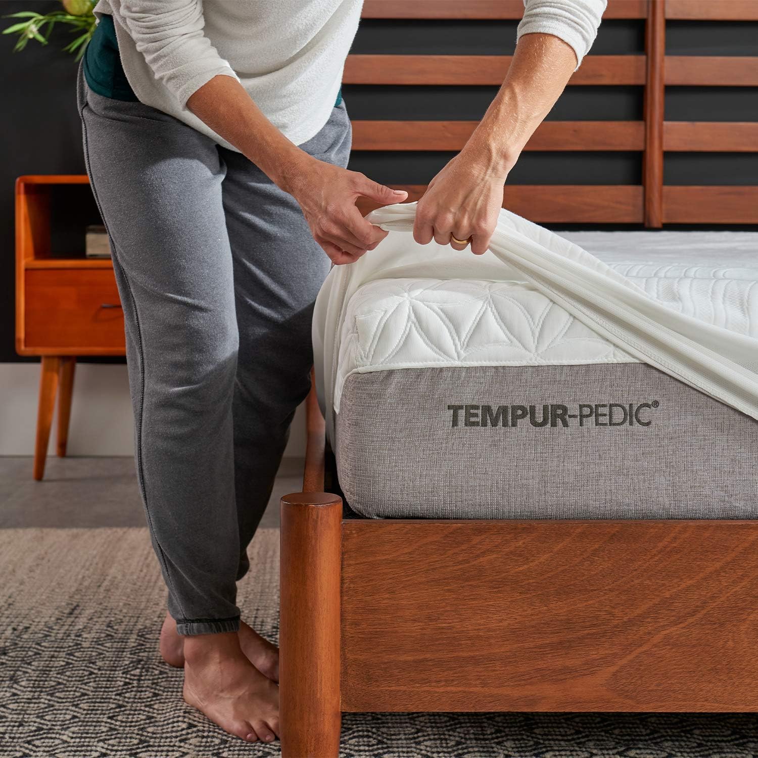 Tempur-Pedic TEMPUR-Protect Waterproof Mattress Protector. Full. White