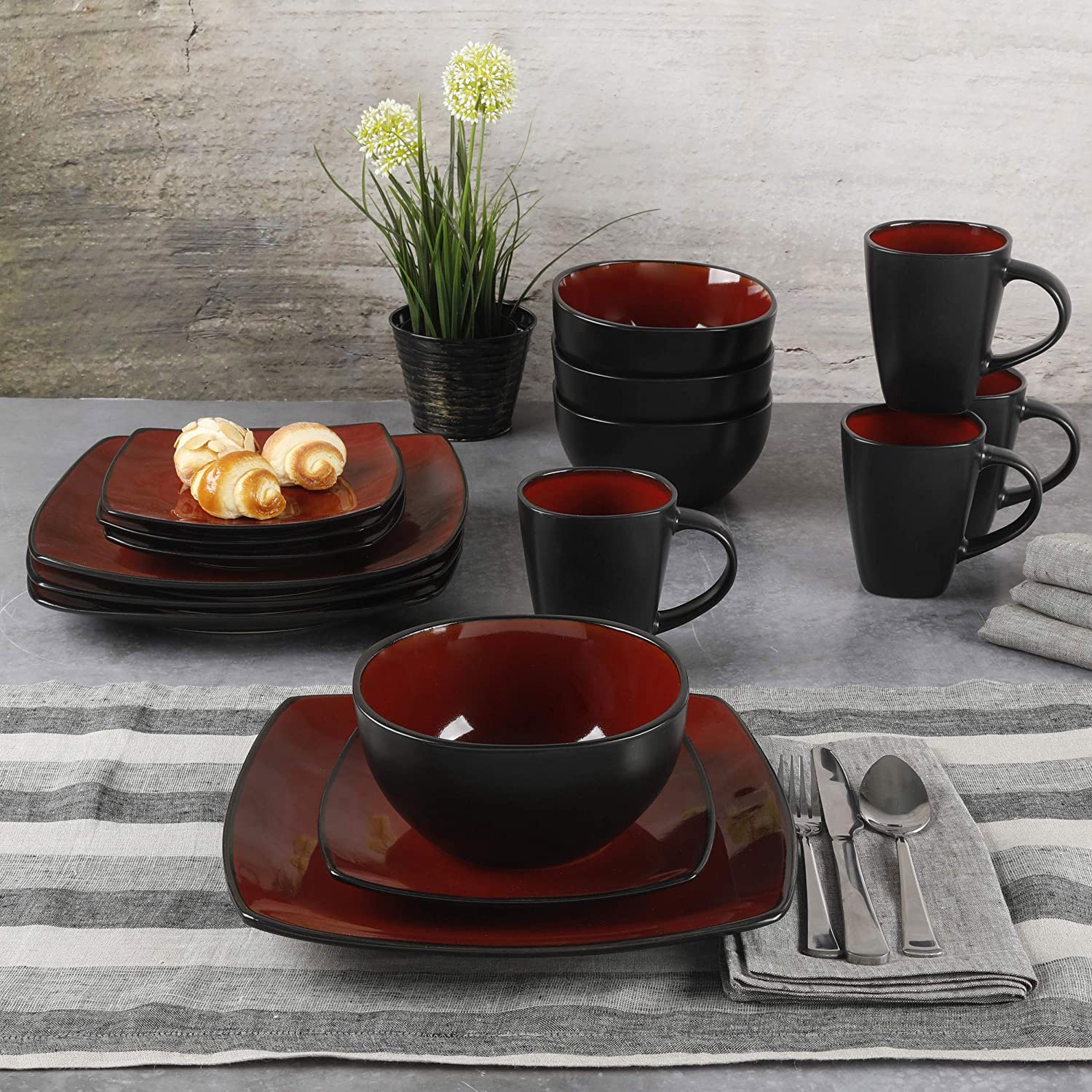 Gibson Soho Lounge Square 16-Piece Dinnerware Set - Red