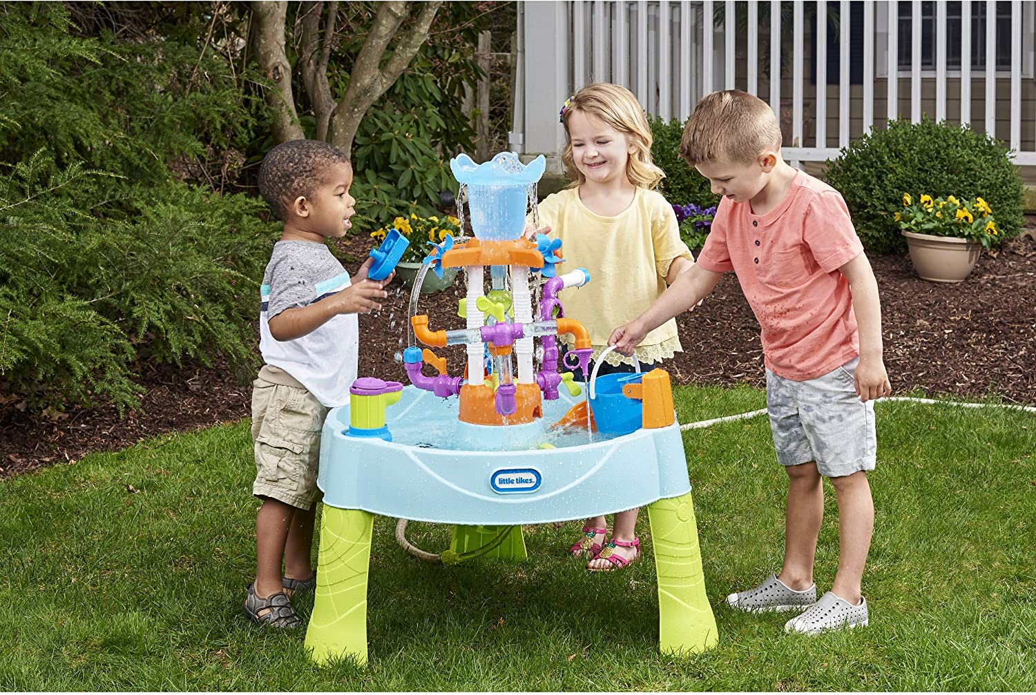 Little Tikes Flowin- Fun Water Table with 13 Interchangeable Pipes