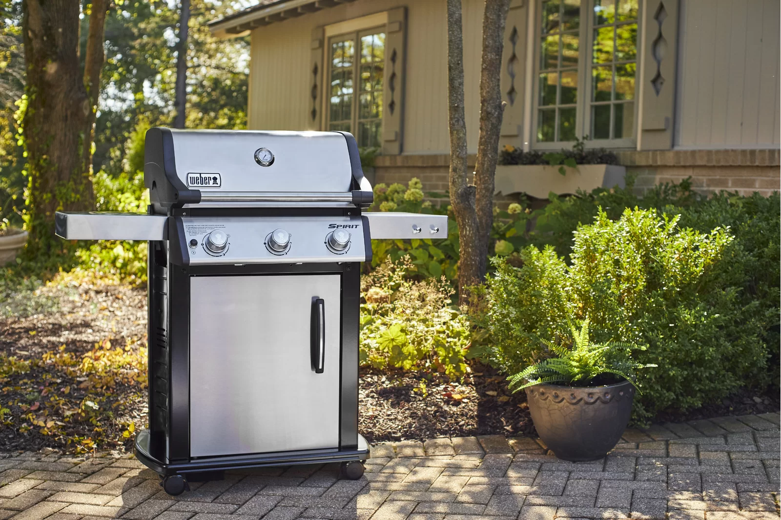 Weber Spirit S-315. Stainless Steel - Liquid Propane