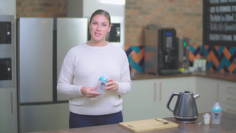 Tommee Tippee Anti-Colic Baby Bottles | Slow Flow Breast-Like Nipple and Unique Anti-Colic Venting System | Purple Pandas (9oz. 2 Count)