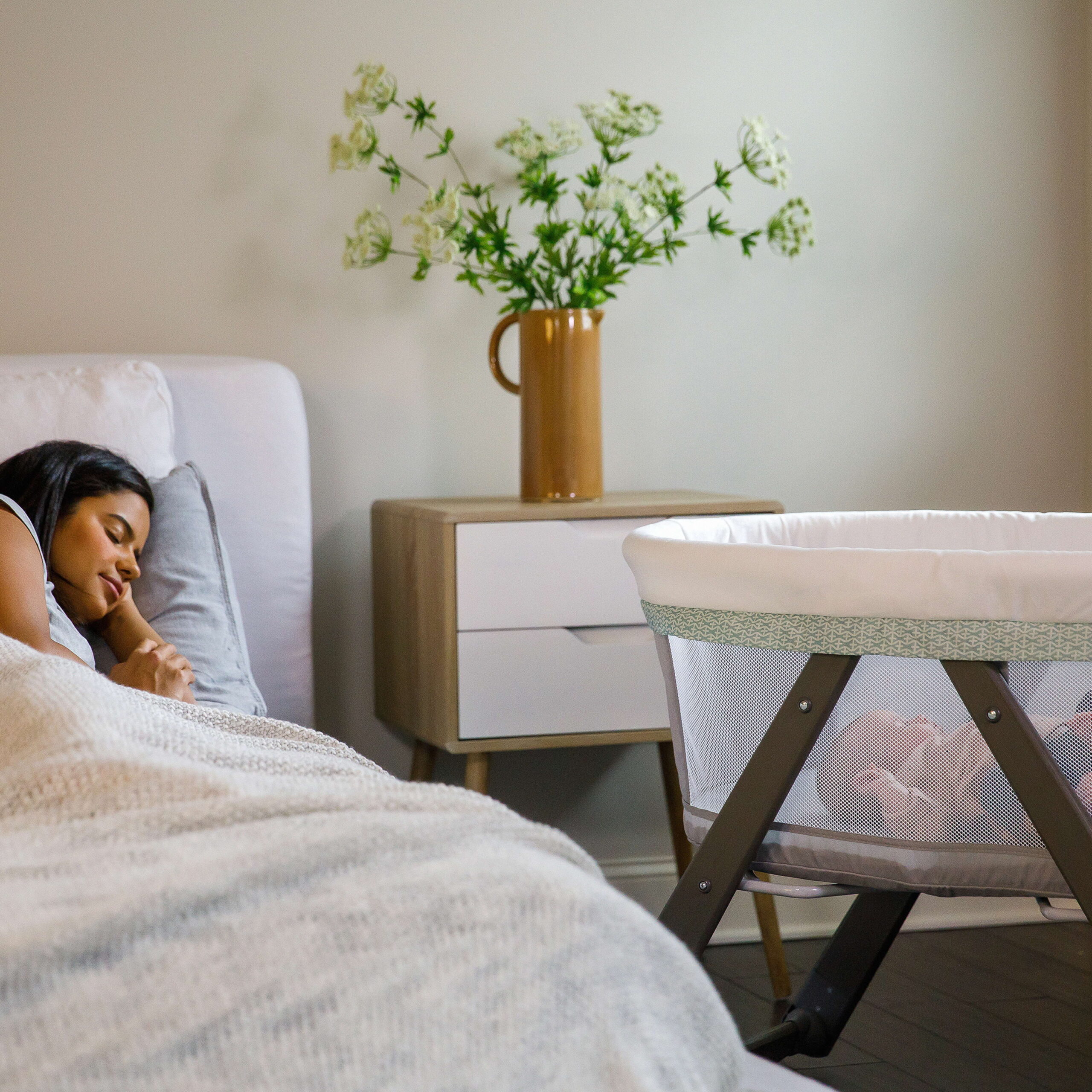 Ingenuity Wood FoldAway Rocking Bassinet Classic™ - Wallace