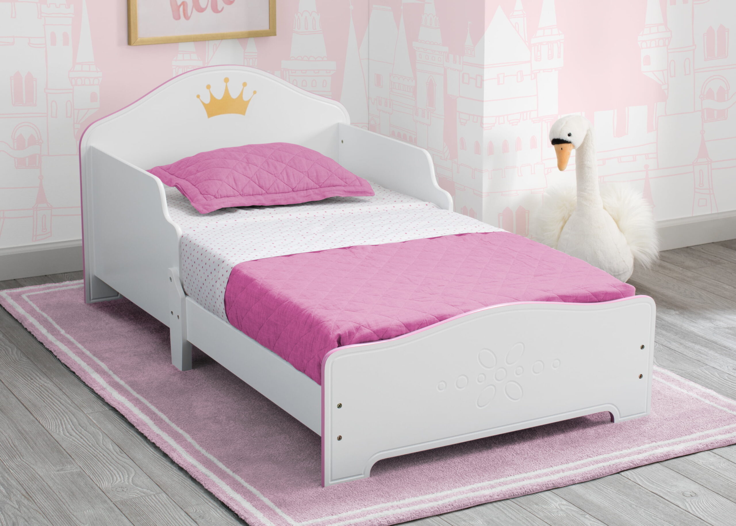 Delta Children Princess Crown Wood Toddler Bed. Greenguard Gold Certified. White/Pink