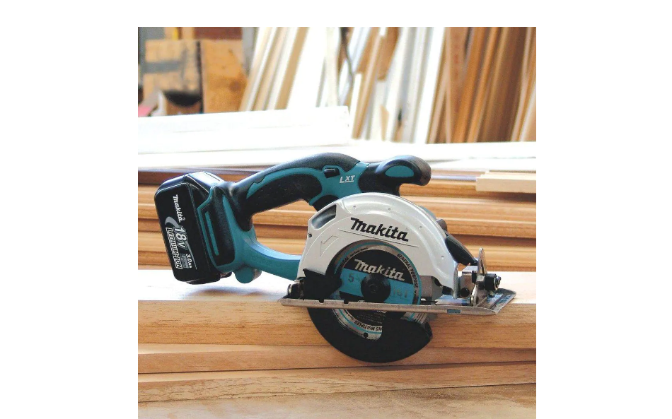 Makita XSS03Z 18-Volt LXT 5-3/8 in. Circular Trim Saw (Tool-Only)