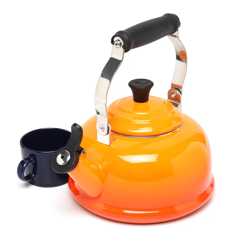 Le Creuset Q3101-2 Enamel-on-Steel Whistling 1.7 Quart Teakettle. Flame