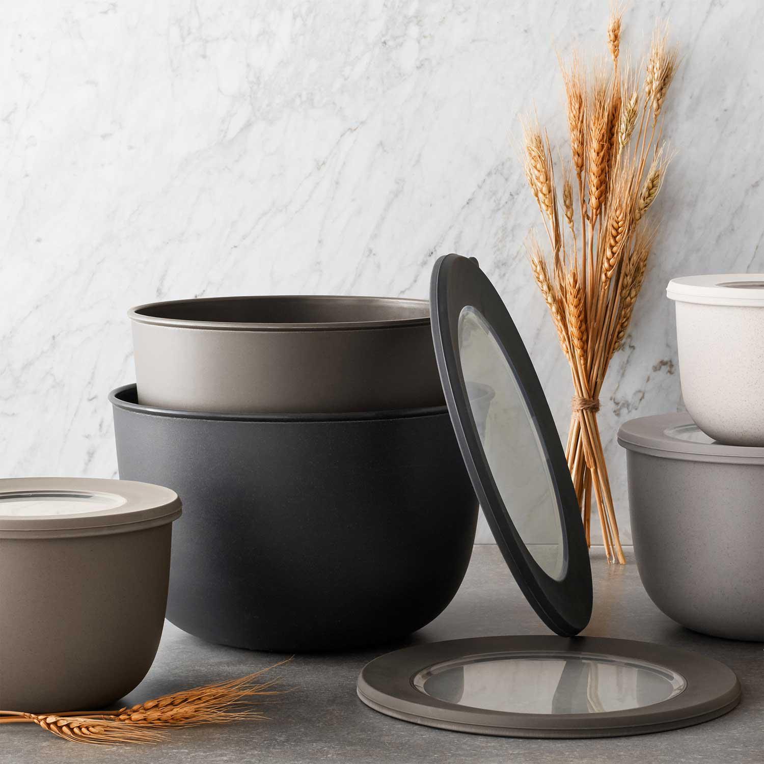 Member-s Mark 10-Piece Break-resistant Wheat Straw Mixing Bowls. 5 Bowls + 5 Lids. Gray