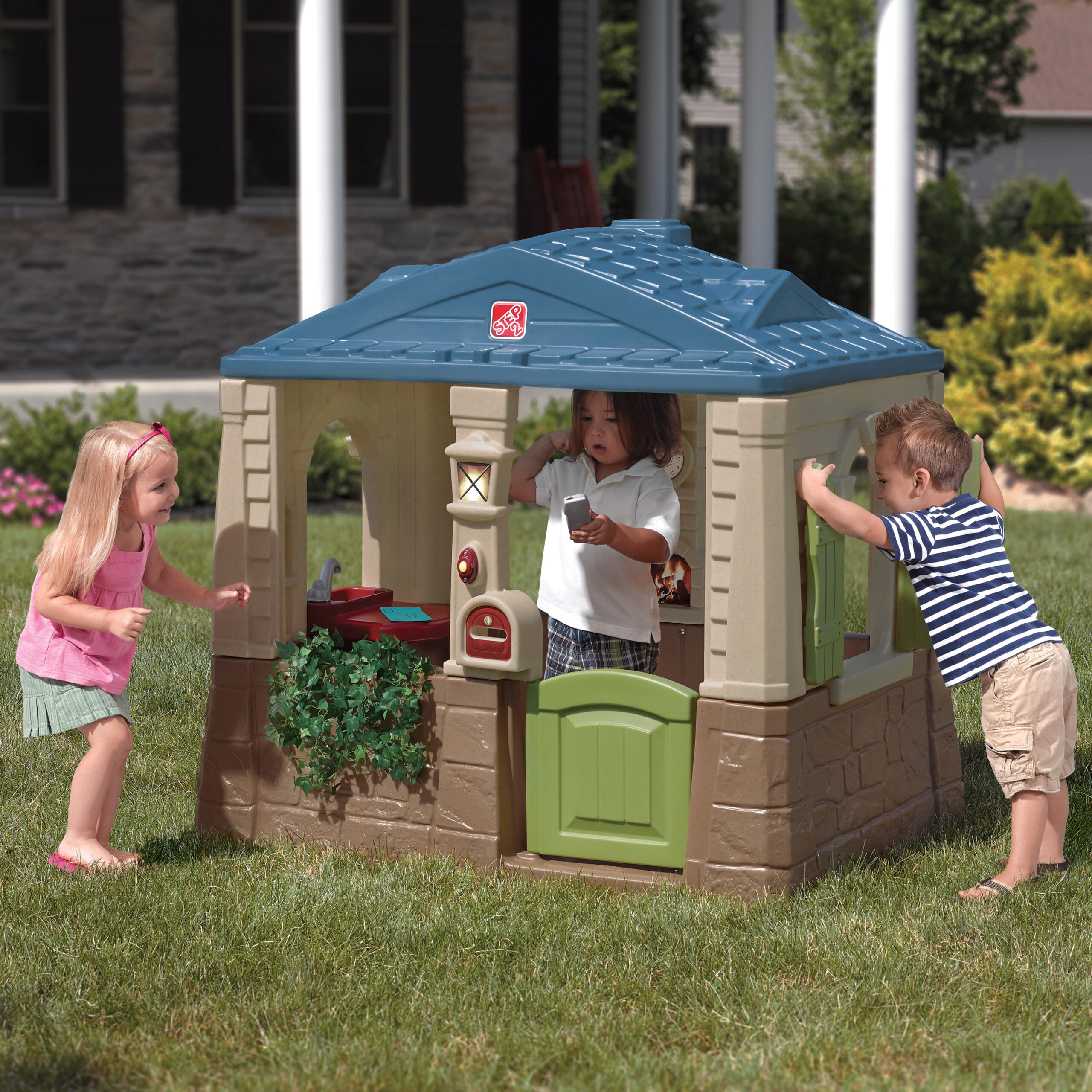 Step2 Happy Home Cottage & Grill Playhouse. Plastic