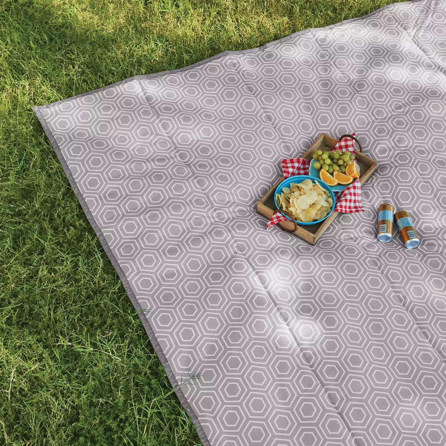 Member-s Mark Oversized 8′ x 8′ Outdoor Blanket. Gray