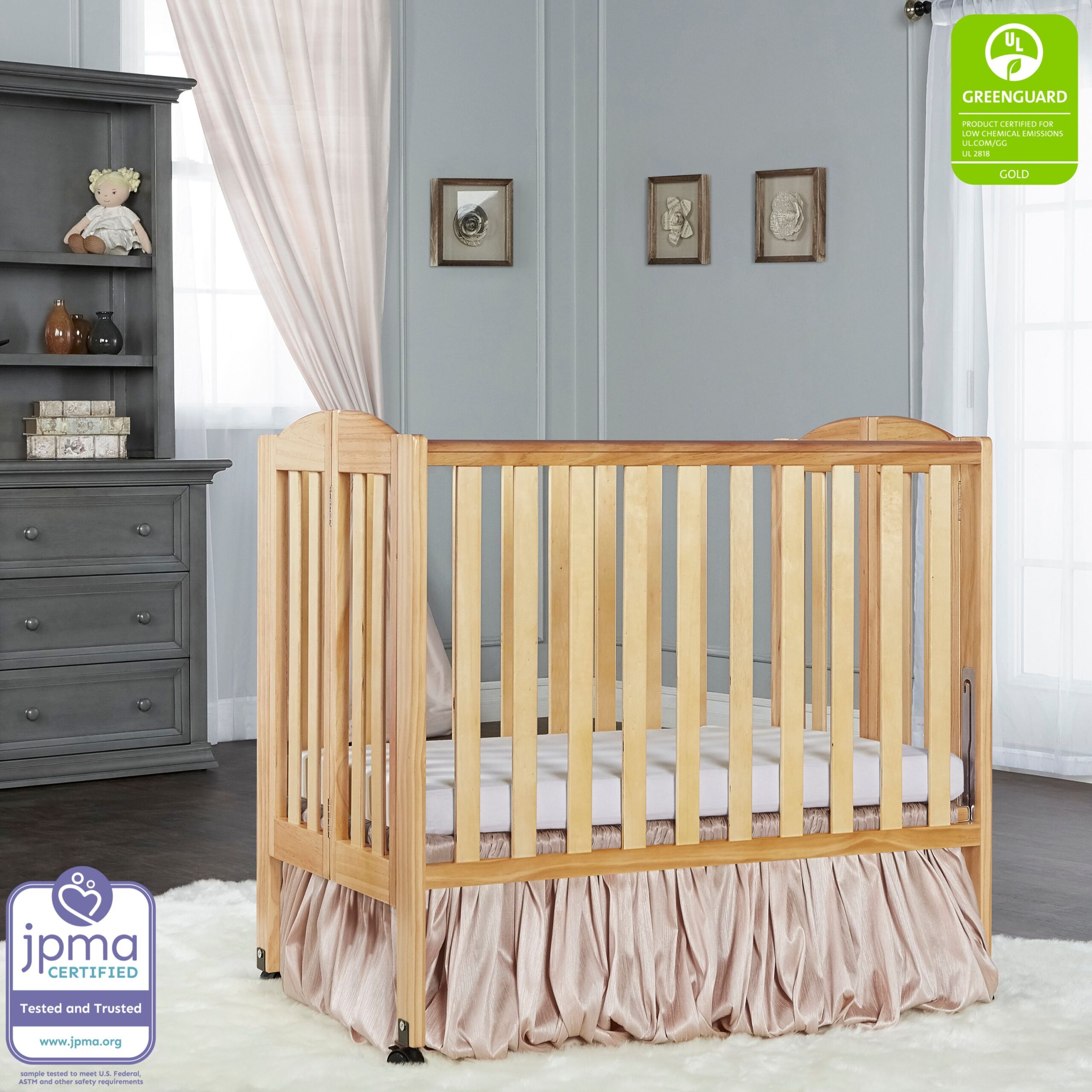 Dream On Me 2-in-1 Folding Portable Mini Crib. Natural