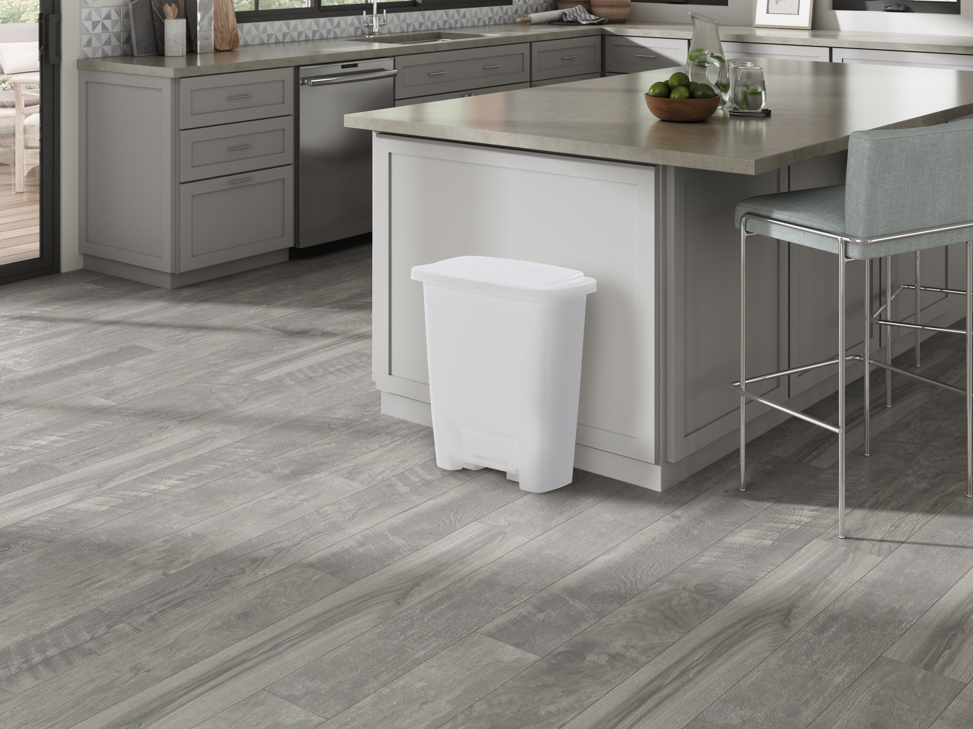 Rubbermaid 8.3 gal Step-on Plastic Kitchen Trash Can. Metallic Garbage Can