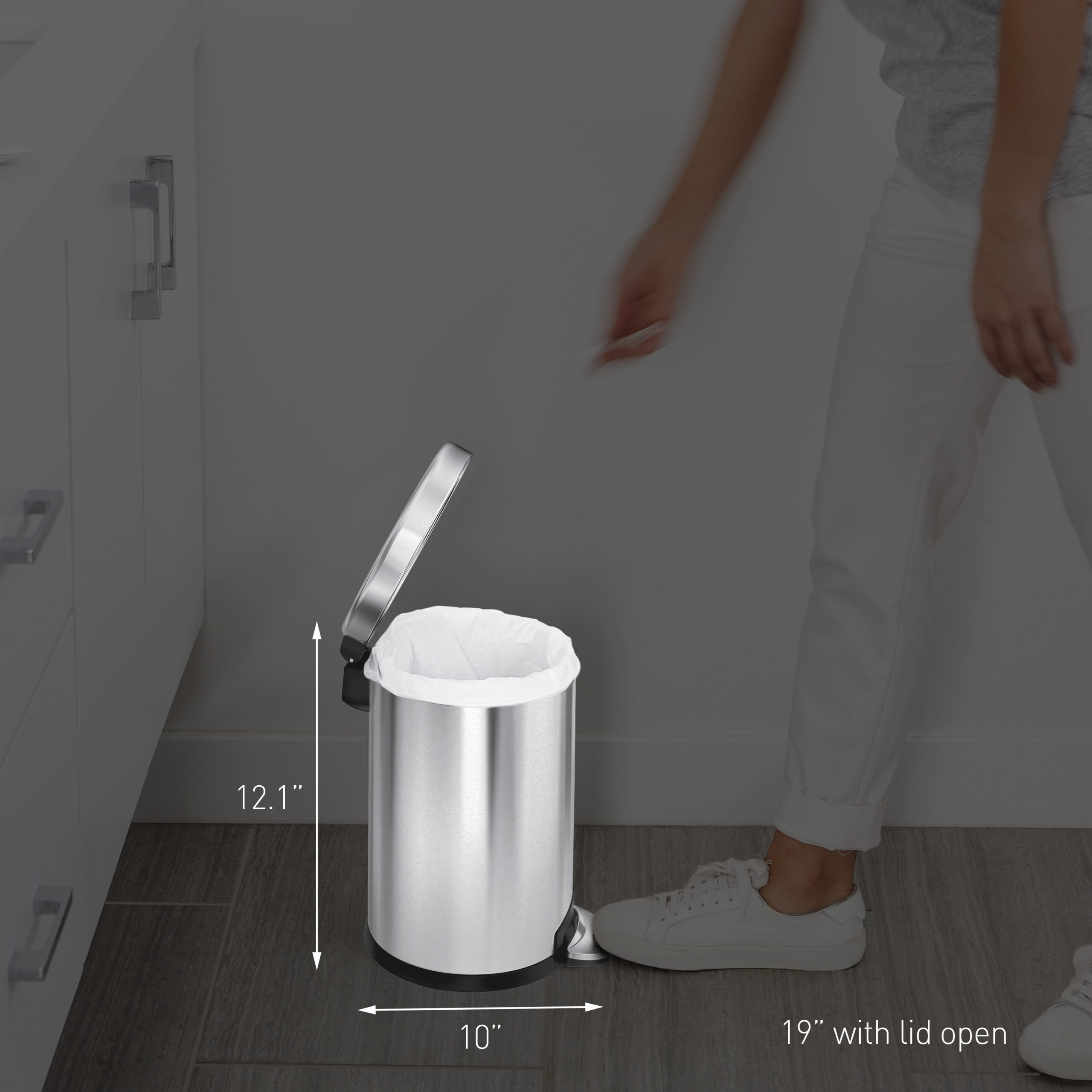 simplehuman 4.5 Liter / 1.2 Gallon Round Bathroom Step Trash Can. Polished Stainless Steel