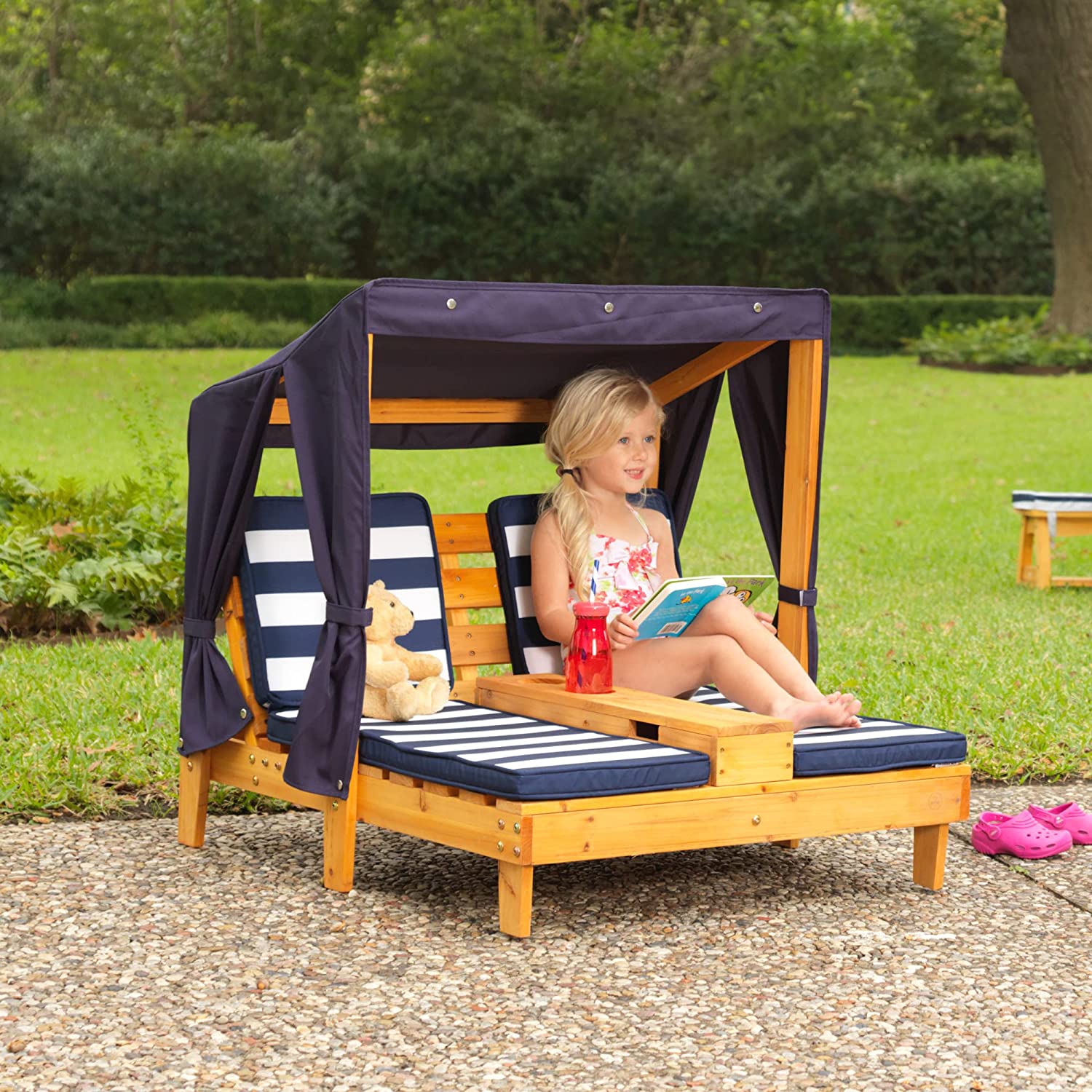 KidKraft Wooden Outdoor Double Chaise Lounge with Cup Holders. Kid-s Patio Furniture. Honey with Navy and White Striped Fabric. Gift for Ages 3-8