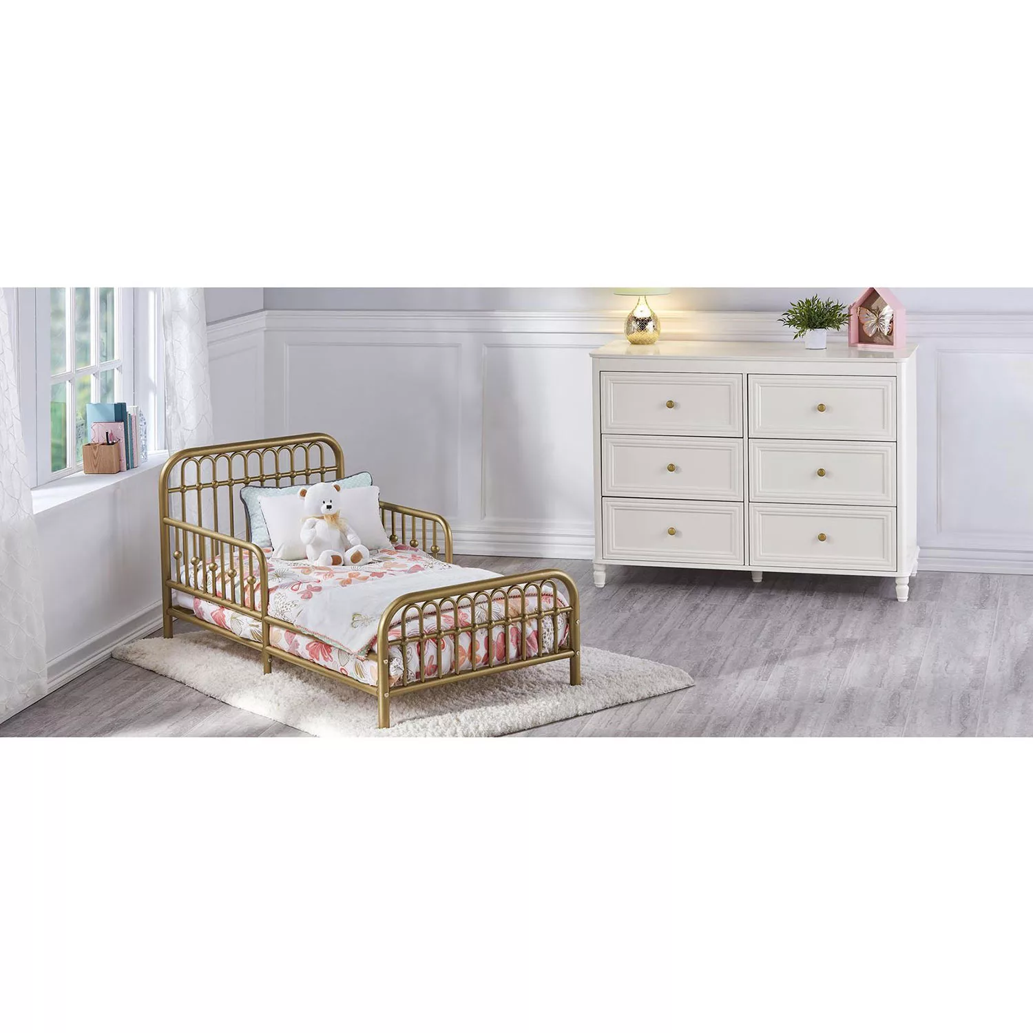Little Seeds Monarch Hill Ivy Metal Toddler Bed. Gold