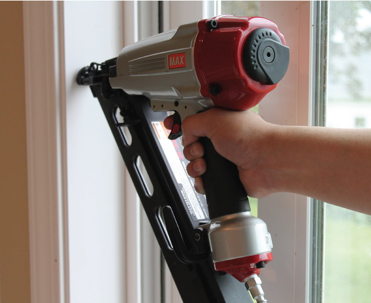 MAX 15GA Angled Finish Nailer