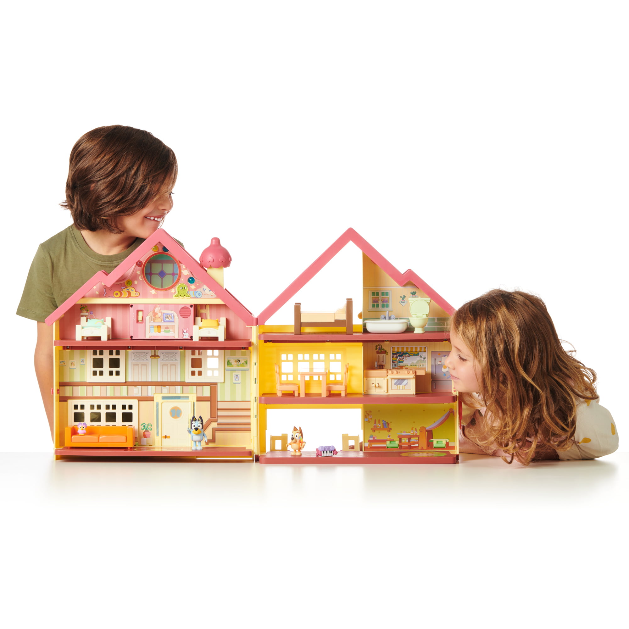 Bluey. Ultimate Lights & Sounds Playhouse with Figures and Accessories. Preschool. Ages 3+