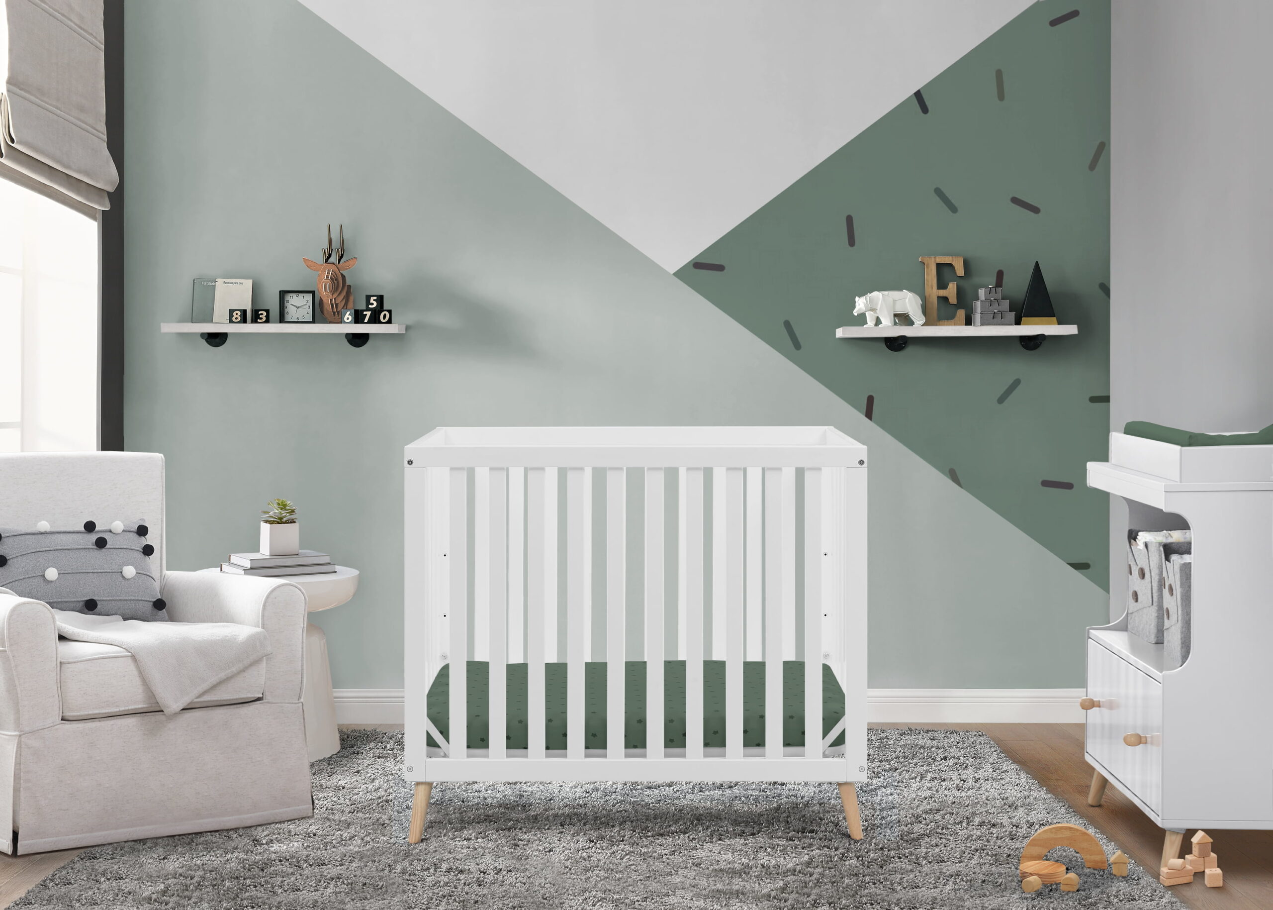 Delta Children Essex Convertible Mini Baby Crib with 2.75-Inch Mattress. Bianca White/Natural