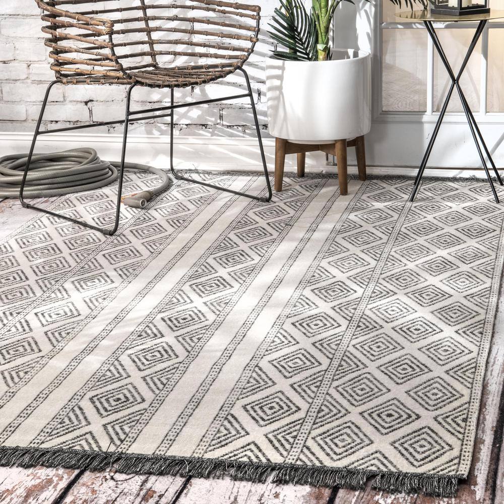 nuLOOM  Miriam Striped Tribal Tassel Gray 12 ft. x 15 ft. Indoor/Outdoor Patio Area Rug