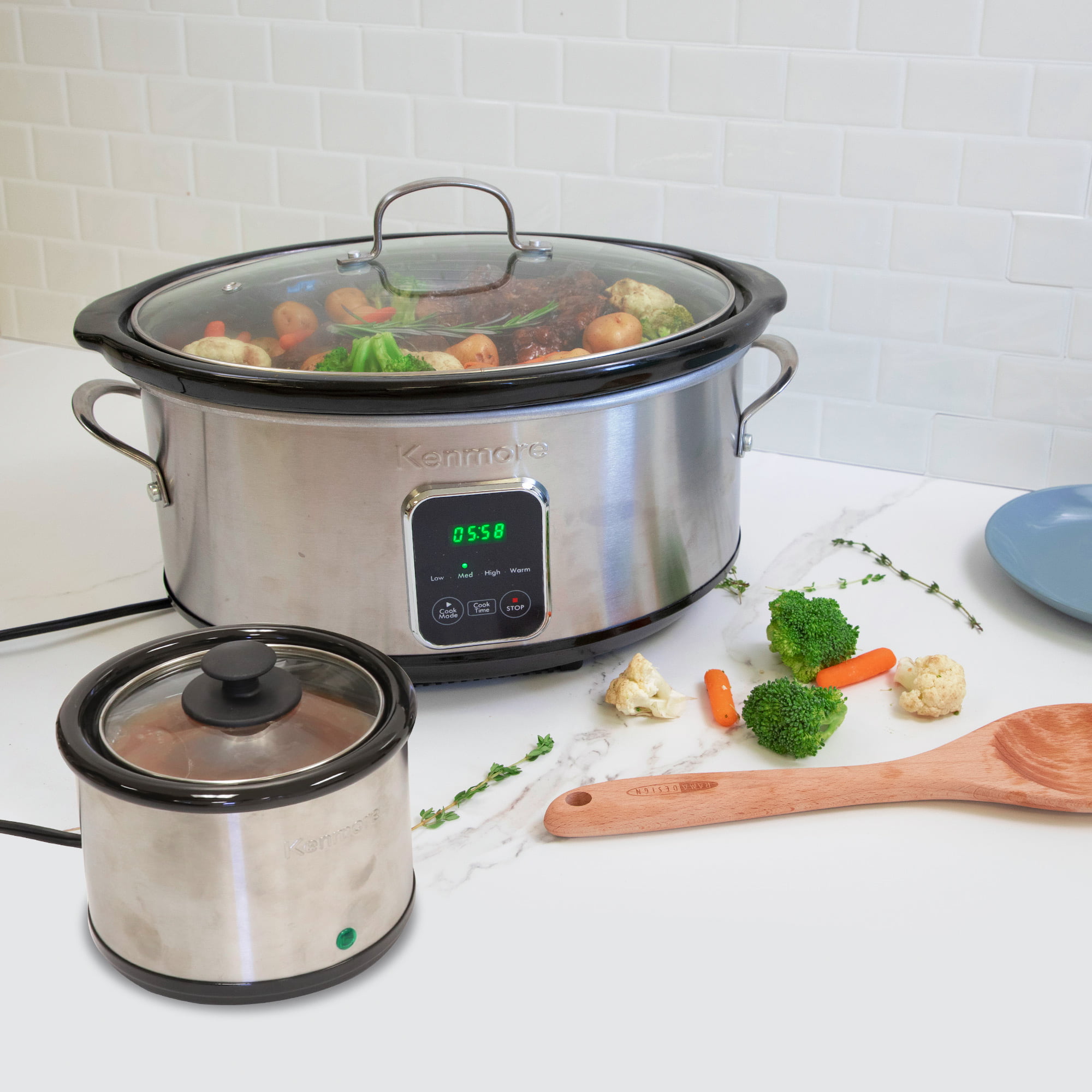 Kenmore Programmable 7 qt (6.6L) Slow Cooker and Dipper. Black Silver