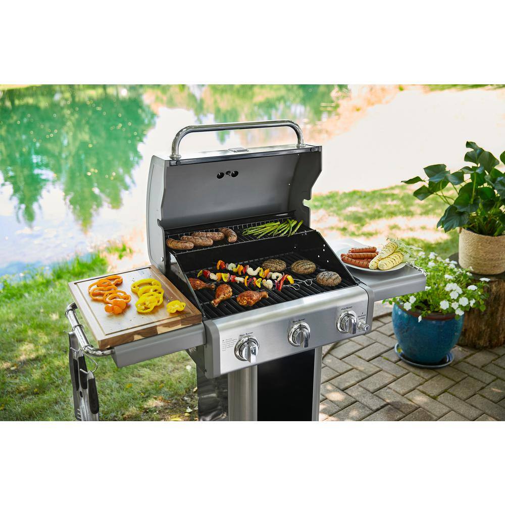 KENMORE PG-4030400LD 3-Burner Pedestal Grill in Black