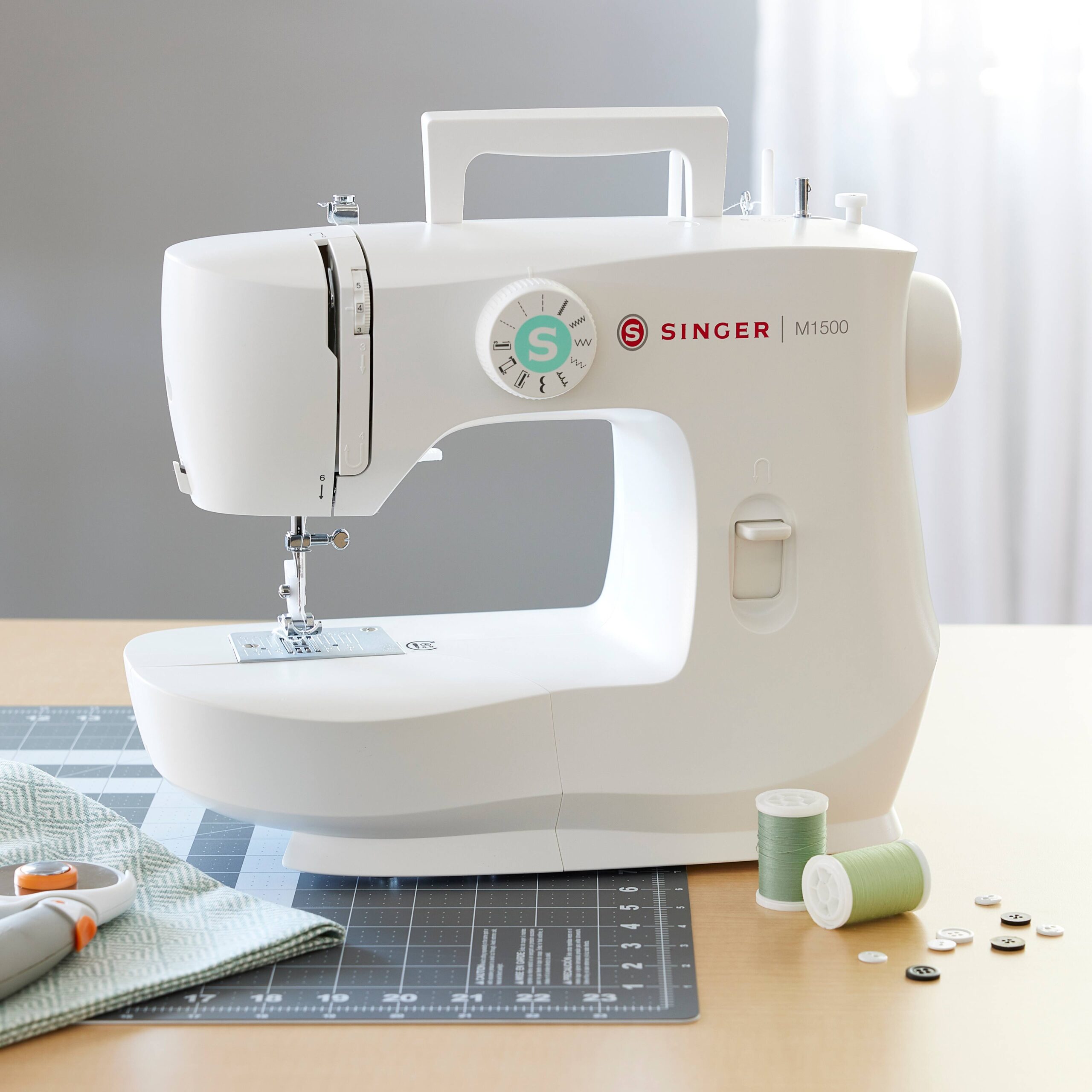 Singer M1500 Sewing Machine
