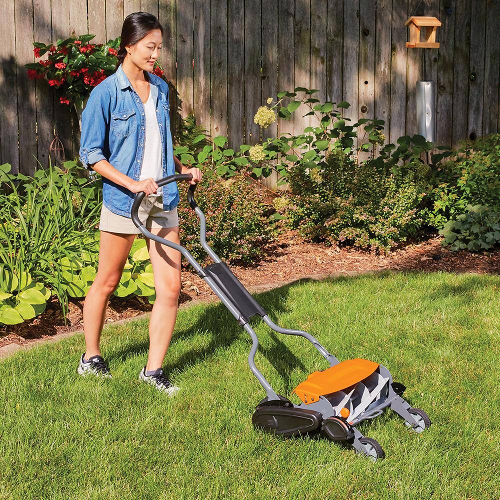 Fiskars 362050-1002 StaySharp 18 in. Cut Manual Push Non Electric Walk Behind Reel Mower