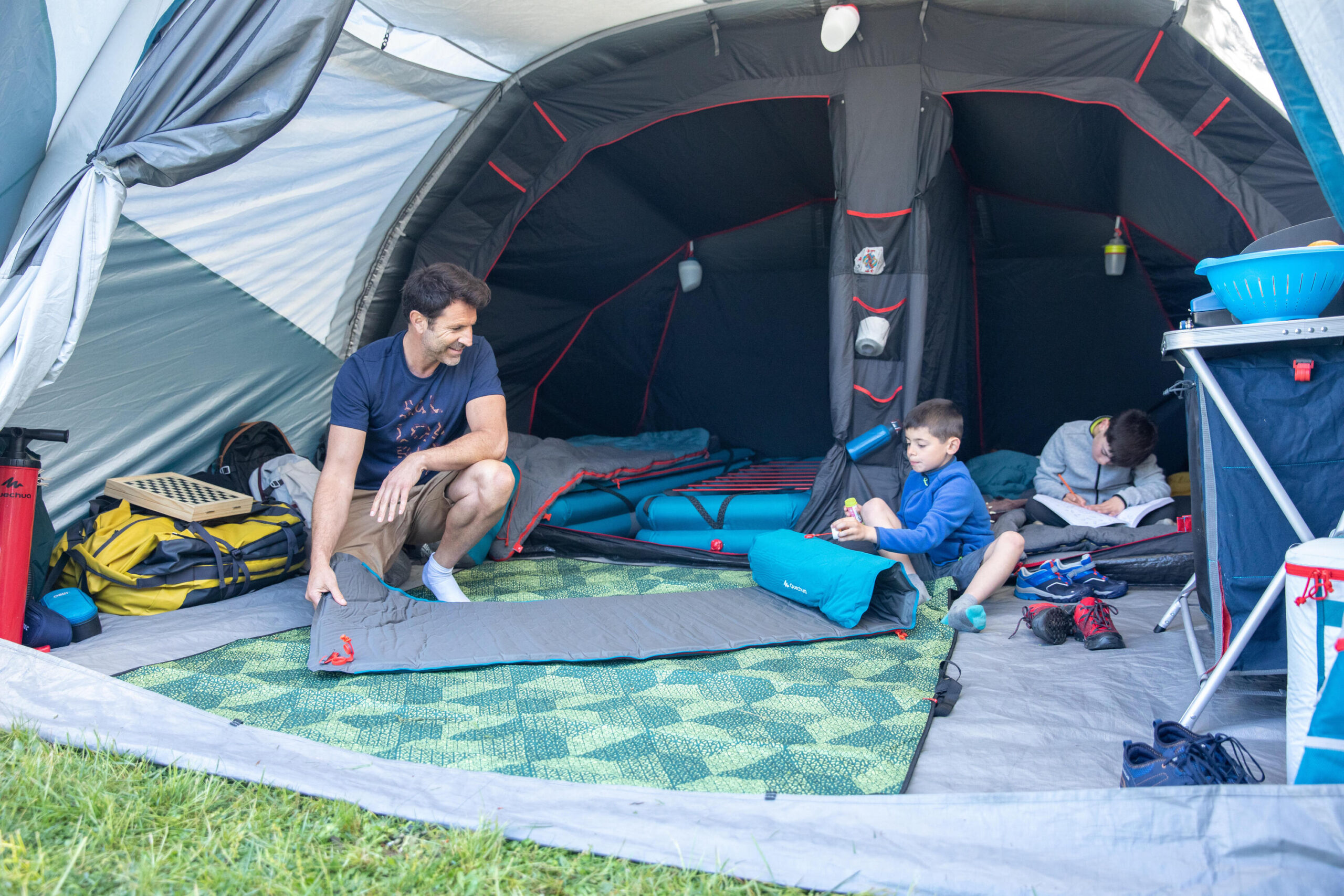 Decathlon Quechua. Self Inflating Camping Mattress. 75″ x 26″ x 2″.1 Person. Blue