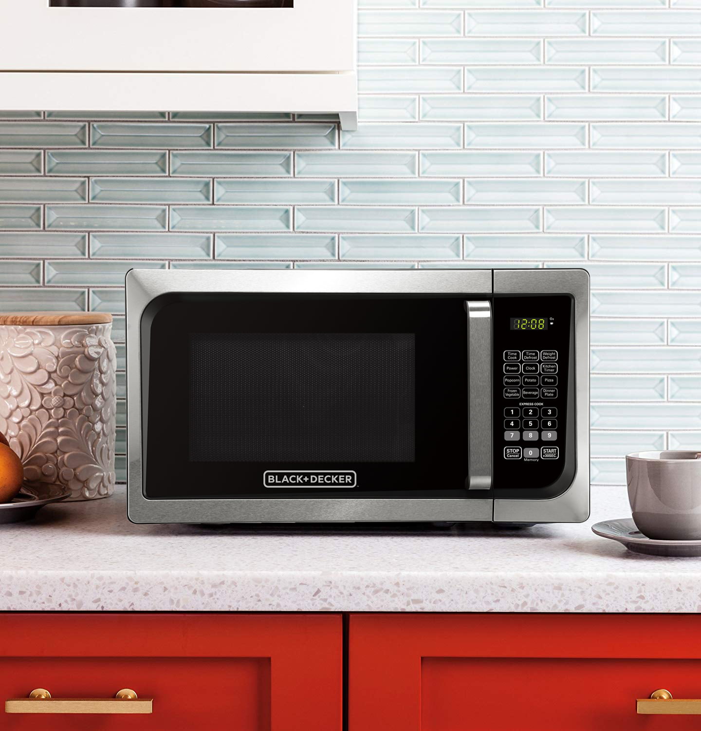 BLACK+DECKER EM925AJK-P1 0.9 Cu. Ft. Microwave With Pull Handle. Stainless Steel