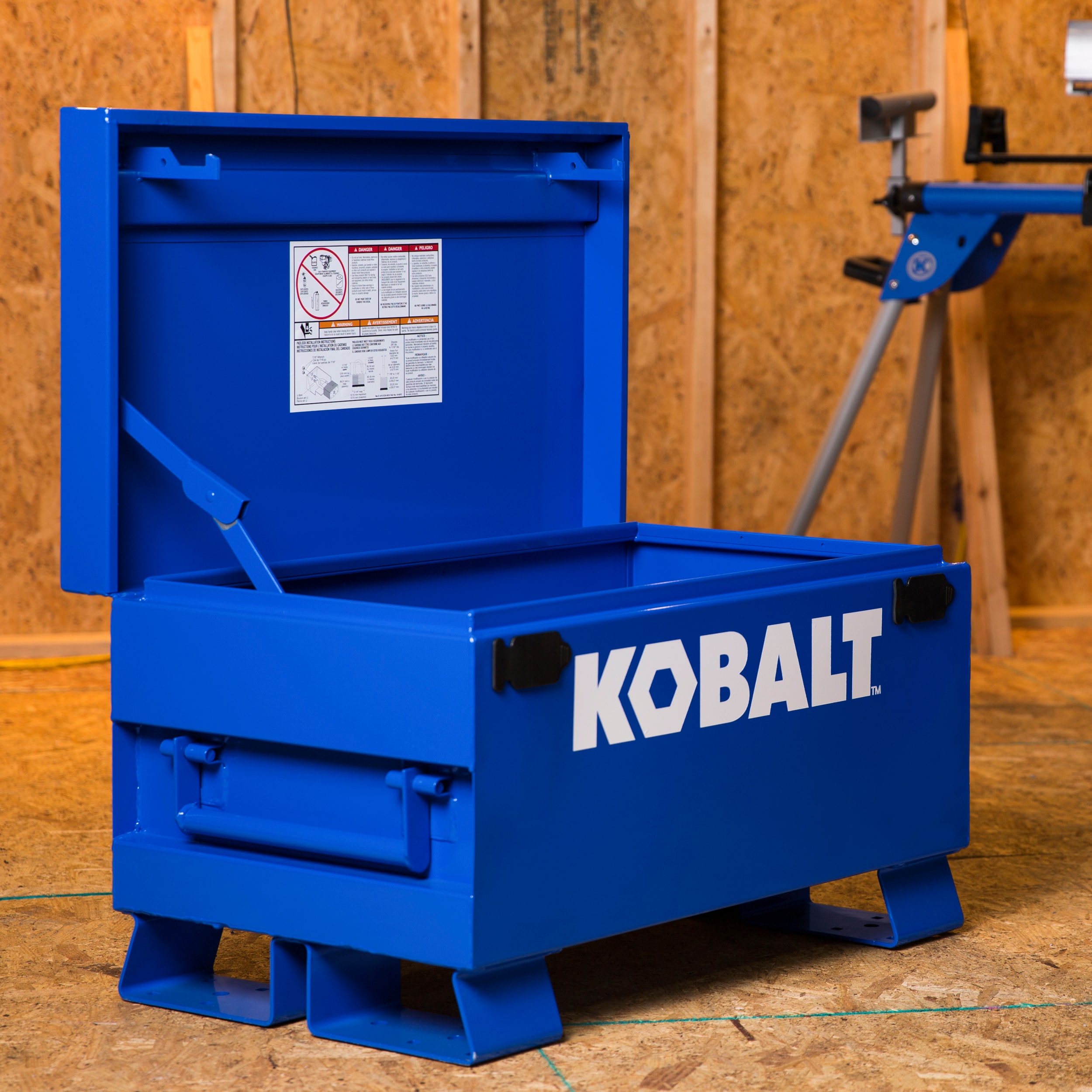Kobalt 19-in W x 32-in L x 18-in H Steel Jobsite Box