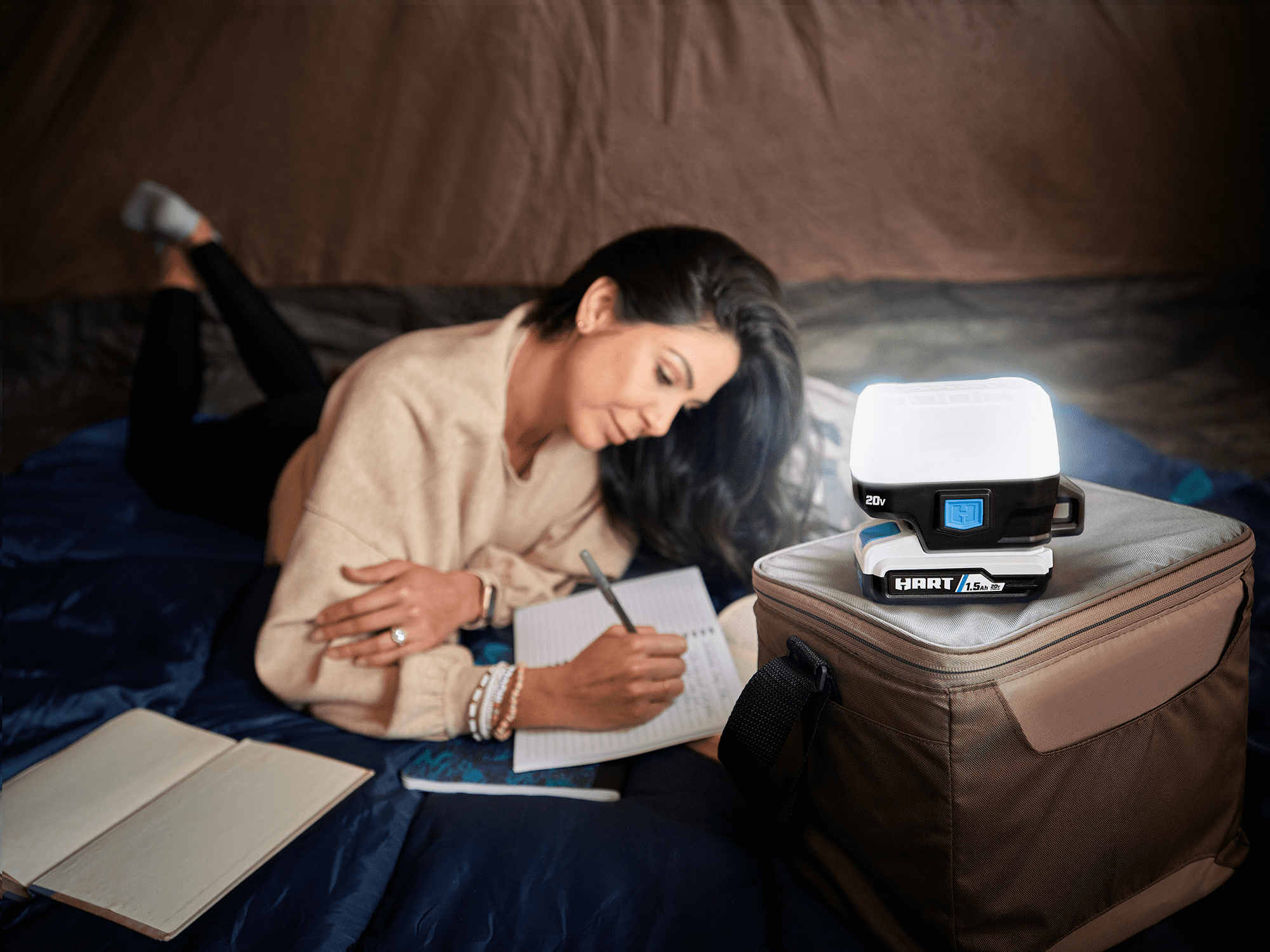 HART 20-Volt Cordless LED Compact Area Light Kit (1) 20-Volt 1.5ah Lithium-Ion Battery