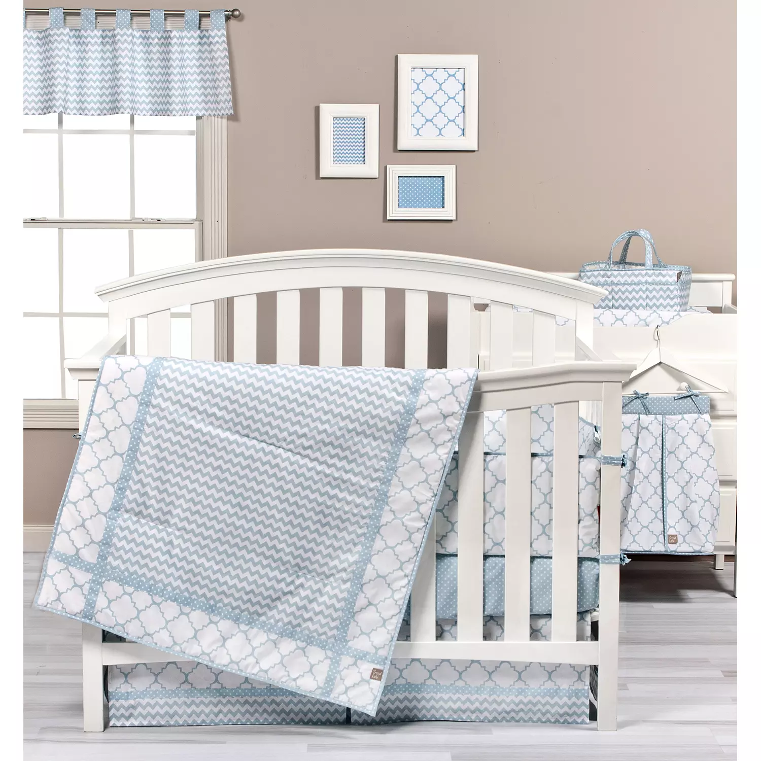 Trend Lab 3-Piece Crib Bedding Set. Blue Sky