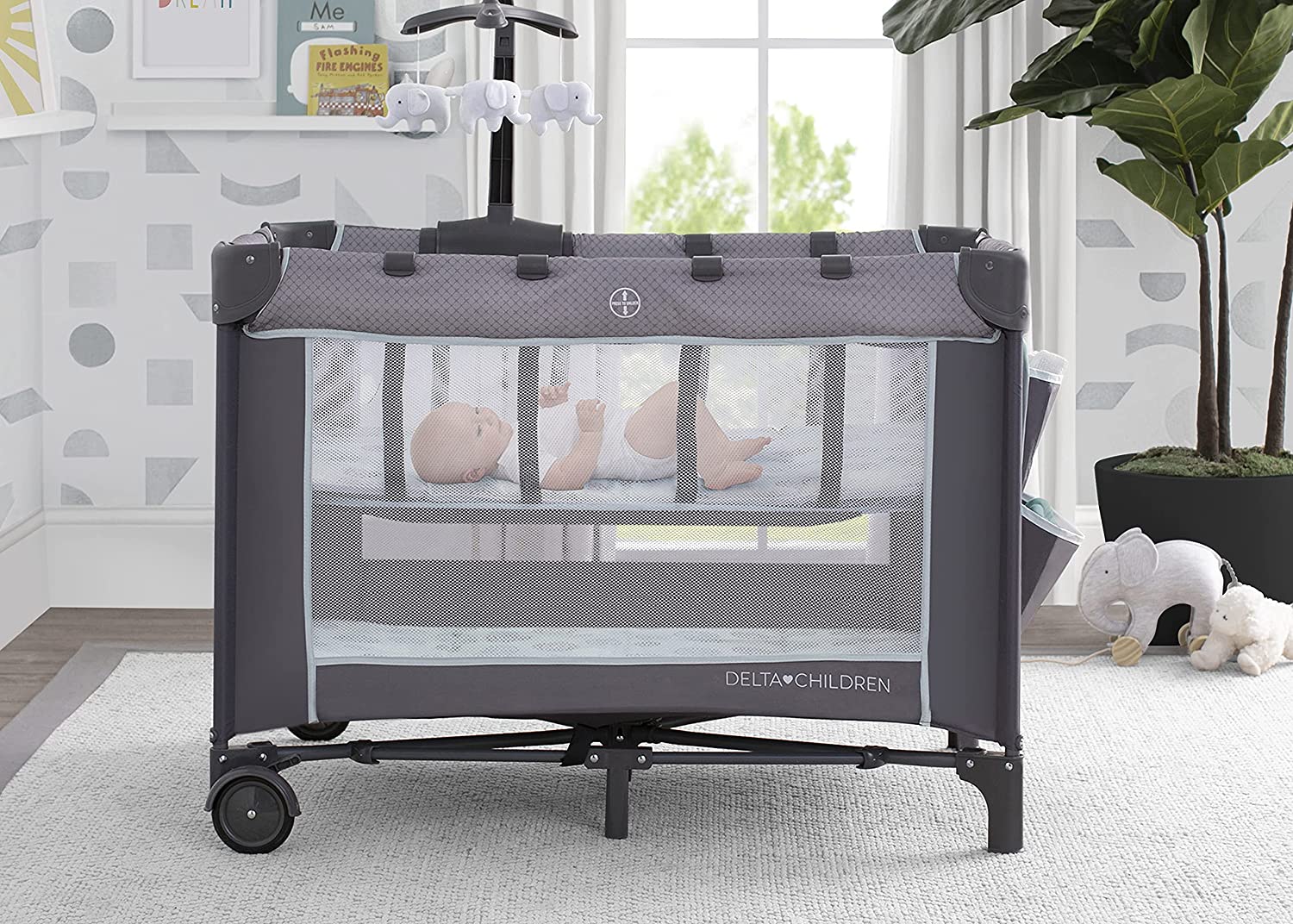 Delta Children LX Deluxe Portable Baby Play Yard With Removable Bassinet and Changing Table. Eclipse