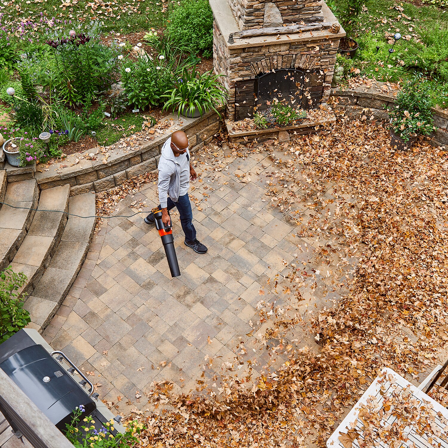 WORX Most Powerful Electric 800-CFM 135-MPH Corded Electric Handheld Leaf Blower