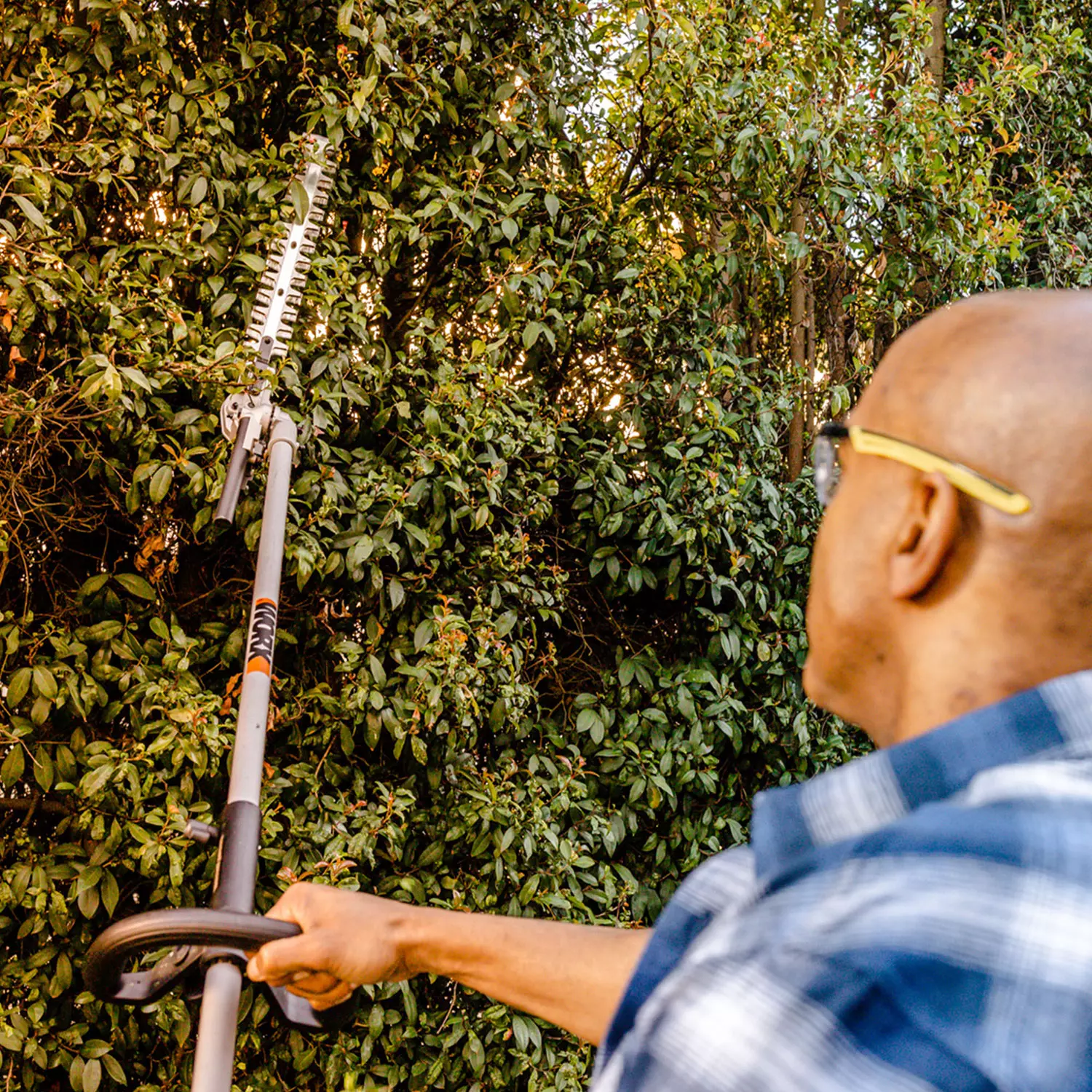 Worx Nitro Driveshare 17″ Universal Hedge Trimmer Attachment