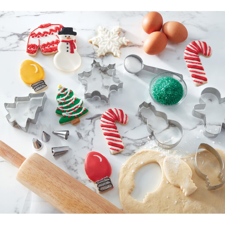 Chicago Metallic 23 Piece Holiday Cookie Making Kit