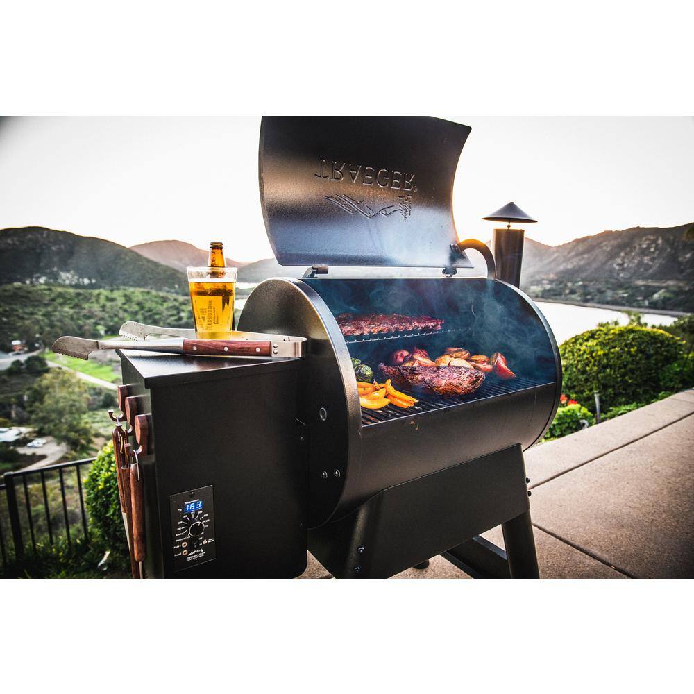 Traeger TFB57PZB Pro Series 22 Pellet Grill in Bronze