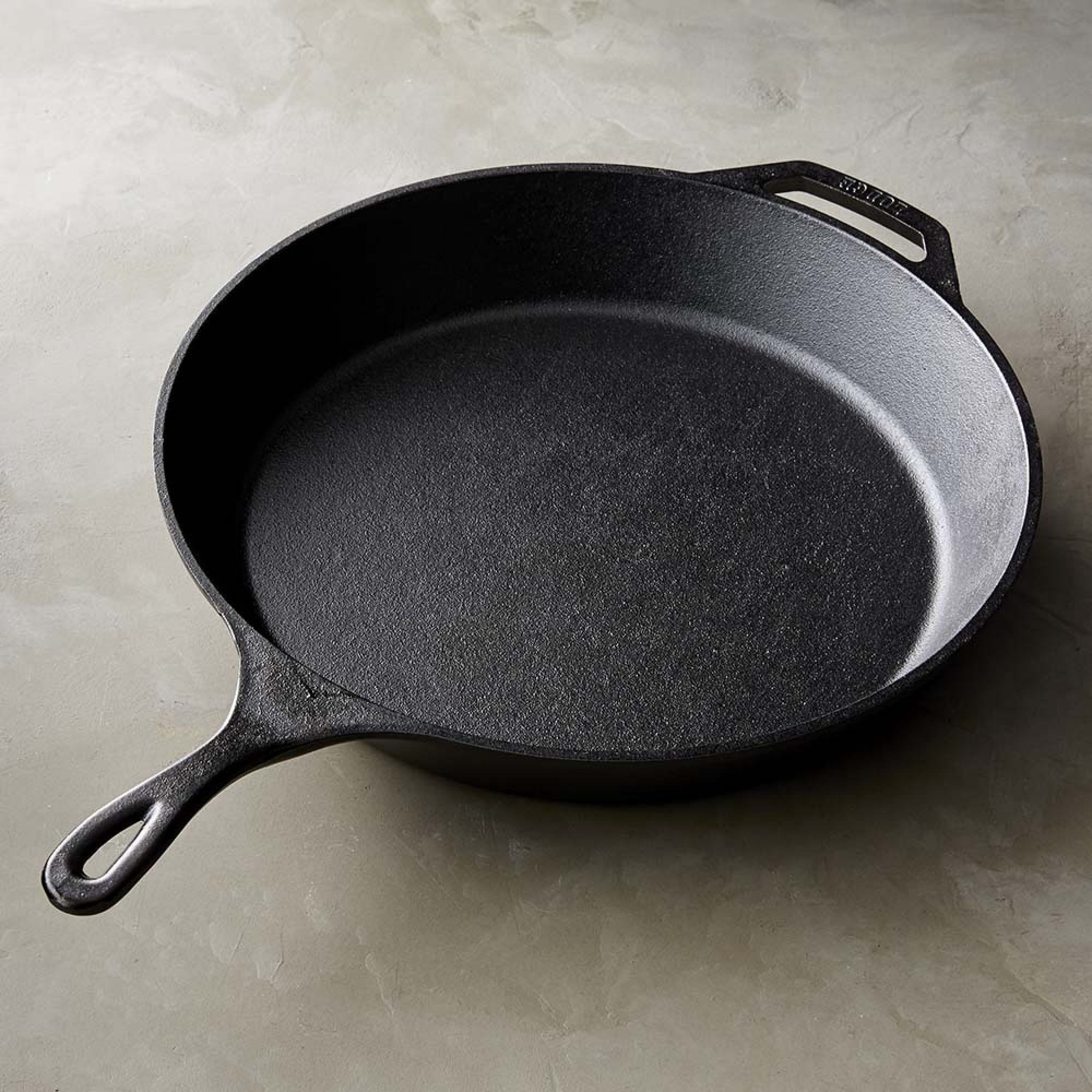 Lodge Seasoned Cast Iron Skillet - Size 15 1/4″