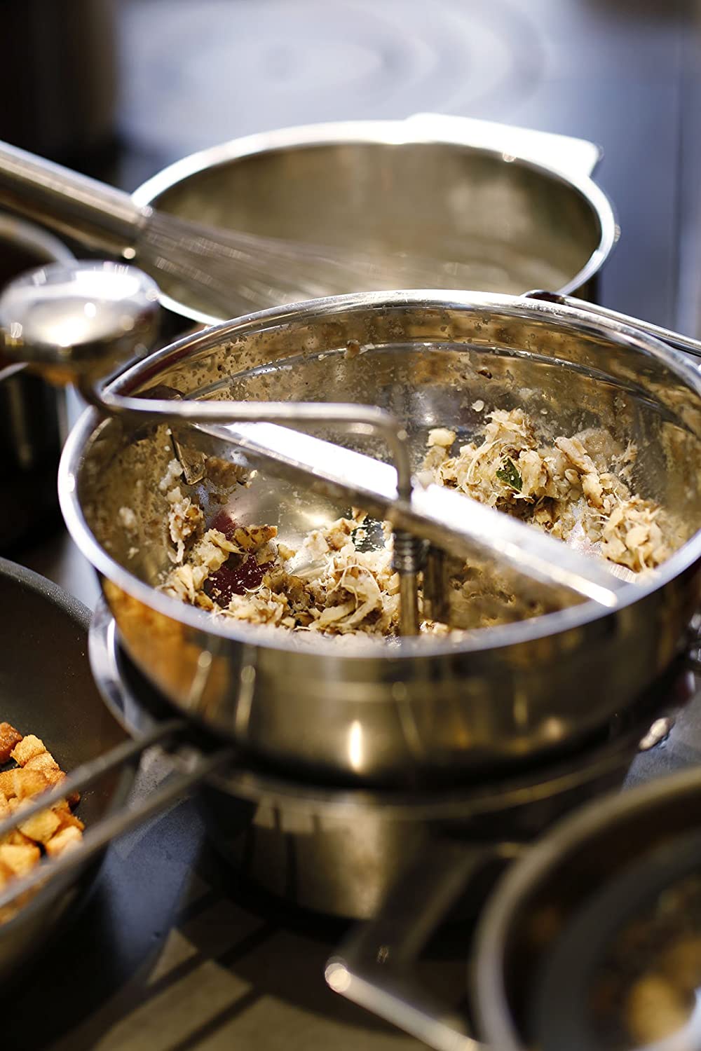 Stainless Steel Food Mill With Handle And 2 Grinding Disc Sieves