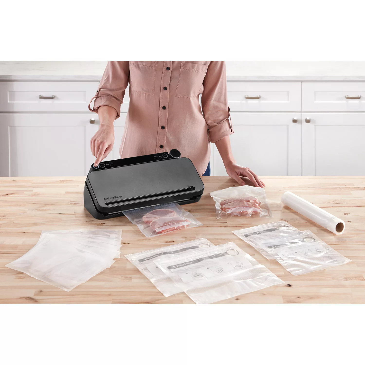 FoodSaver VS3170 Multi-Use Food Preservation System with Built-in Handheld Sealer