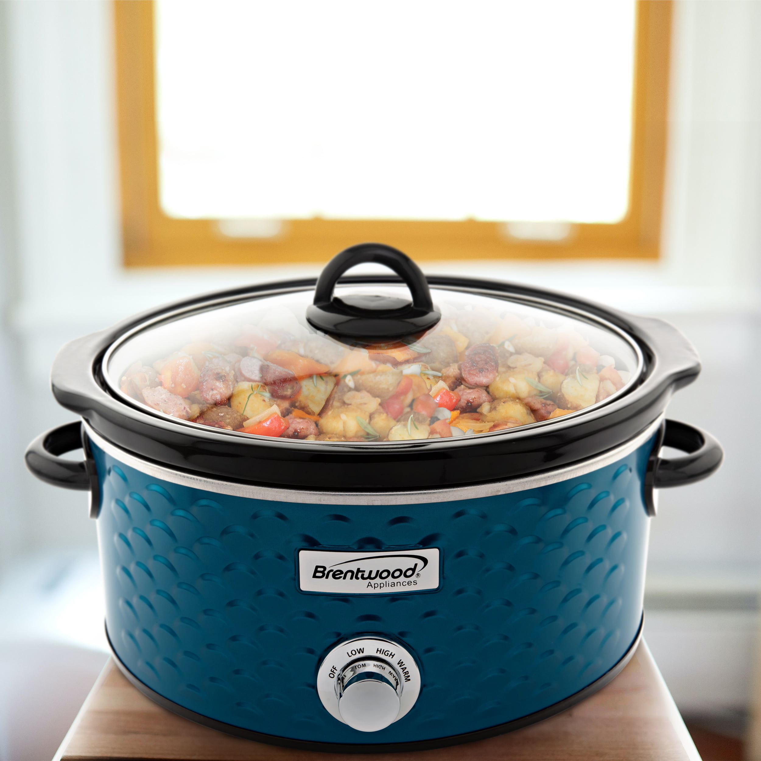 Brentwood Scallop Pattern 4.5 Quart Slow Cooker in Blue