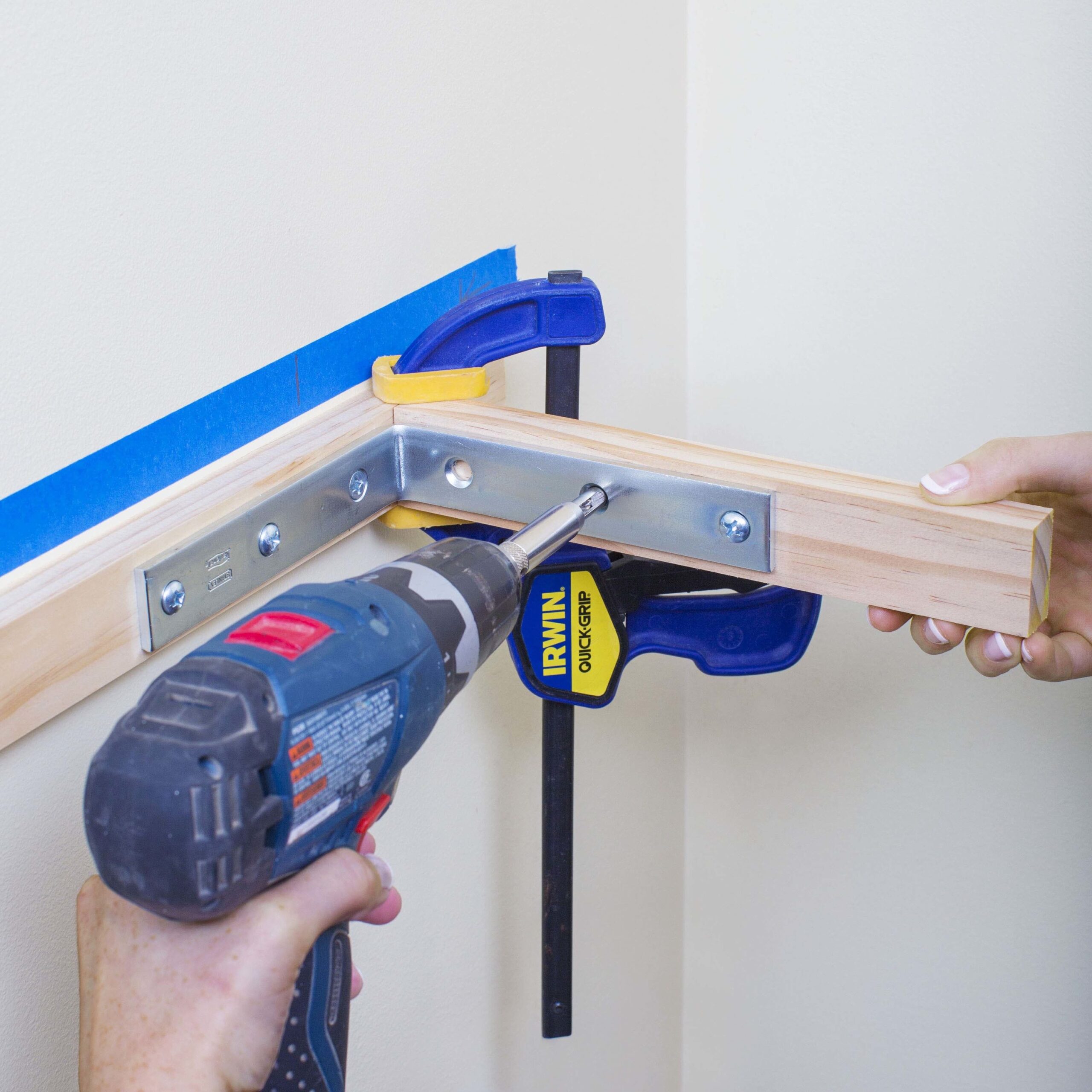 Bosch 12-volt Max 3/8-in Cordless Drill (2 Li-ion Batteries Included and Charger Included)