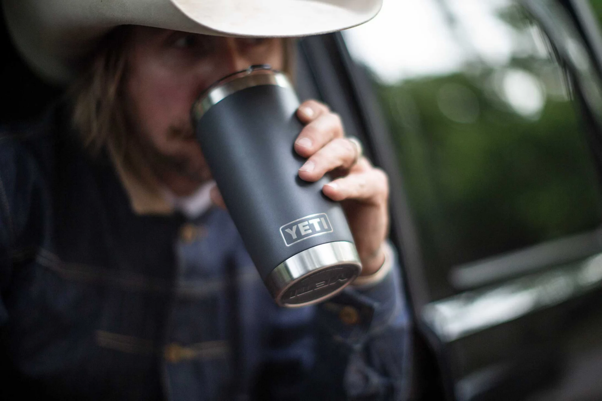 YETI 20 oz. Rambler Tumbler with MagSlider Lid - New Charcoal